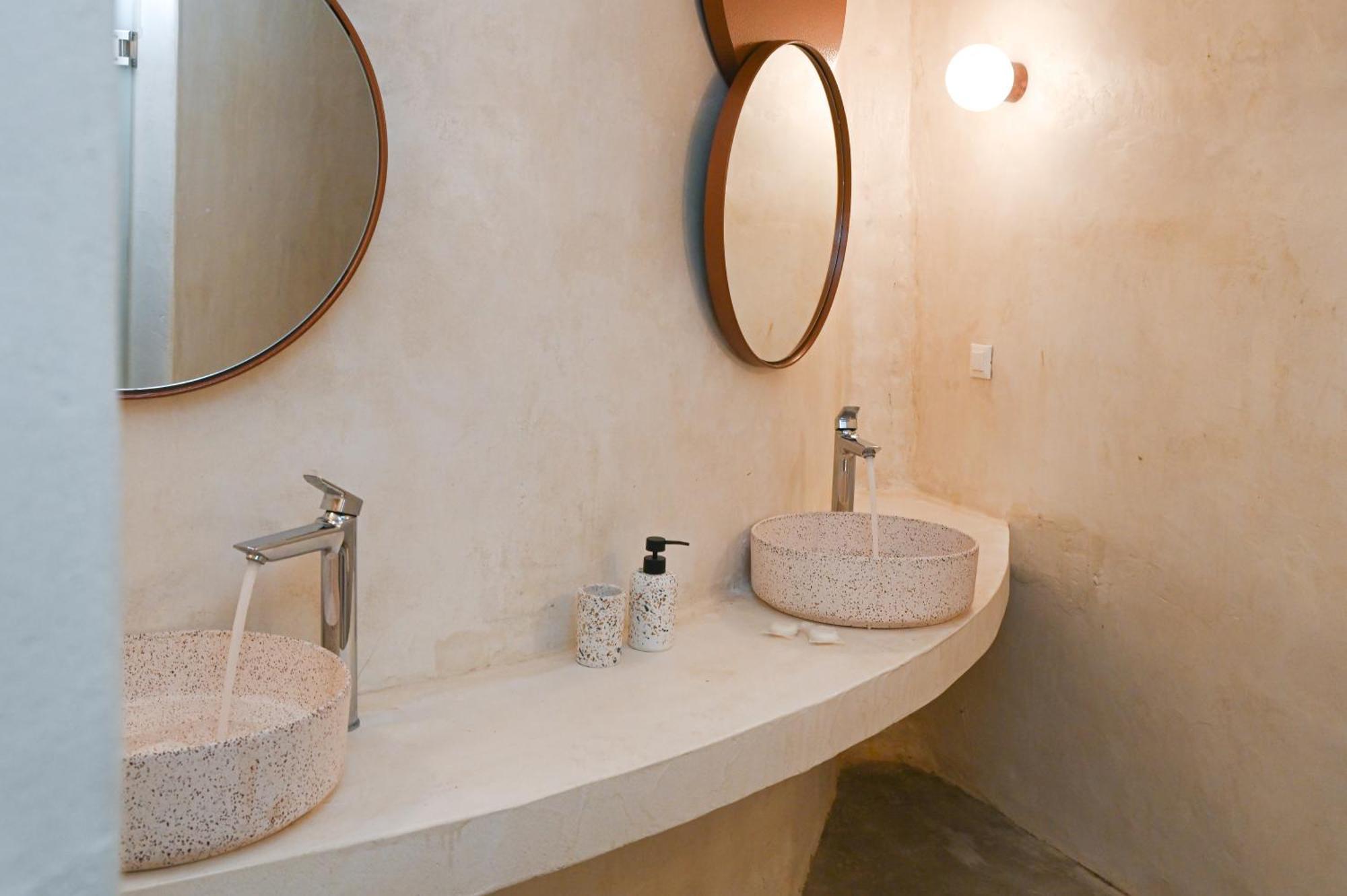 Naos Suites Вотон Экстерьер фото