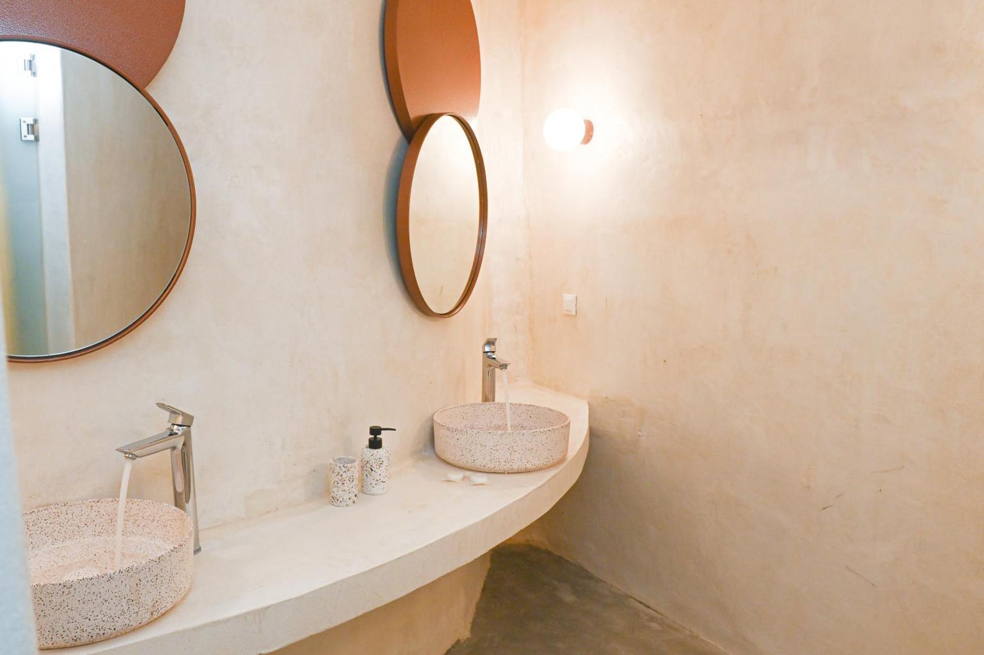 Naos Suites Вотон Экстерьер фото